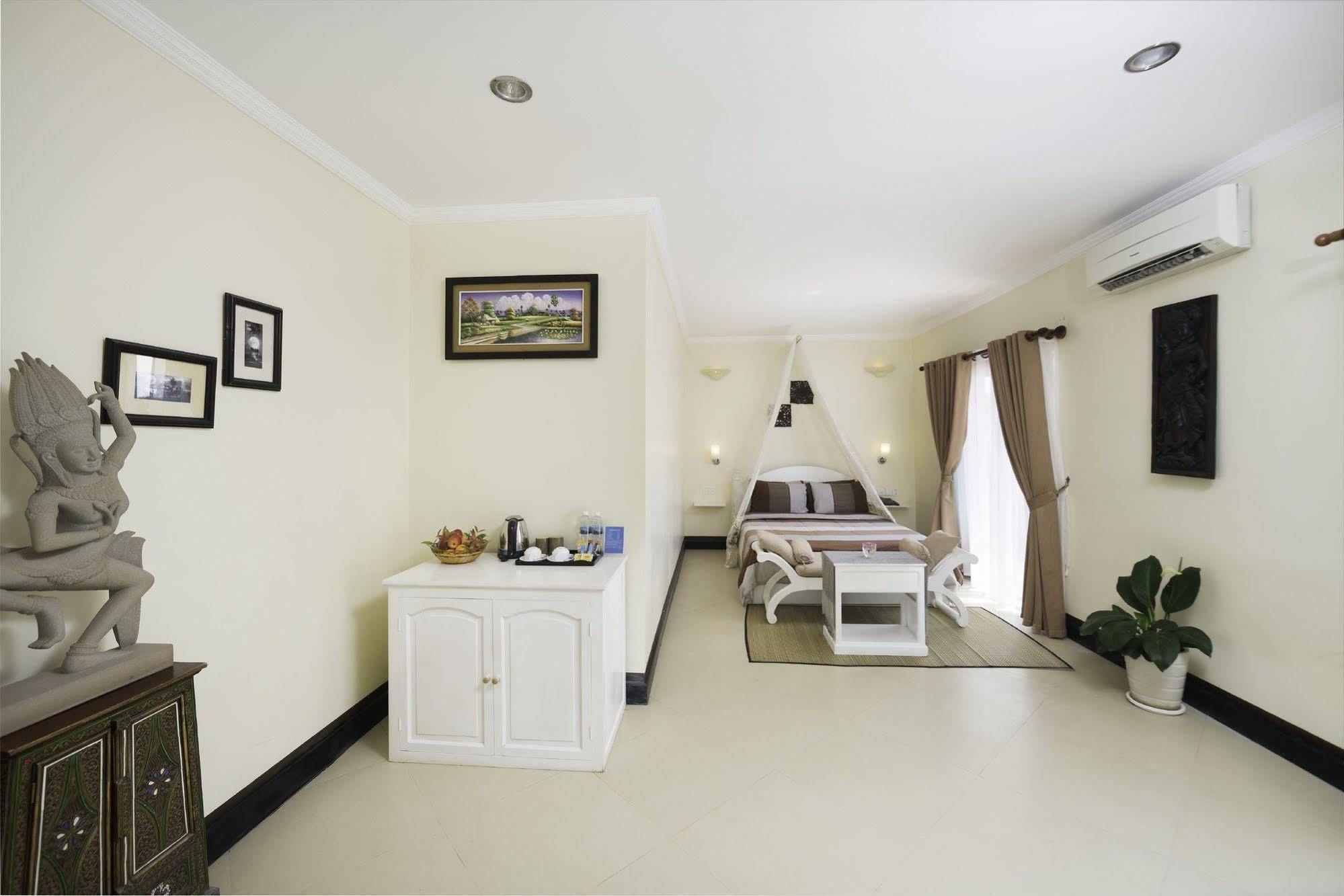 Sovan Mealea Hotel เสียมราฐ ภายนอก รูปภาพ