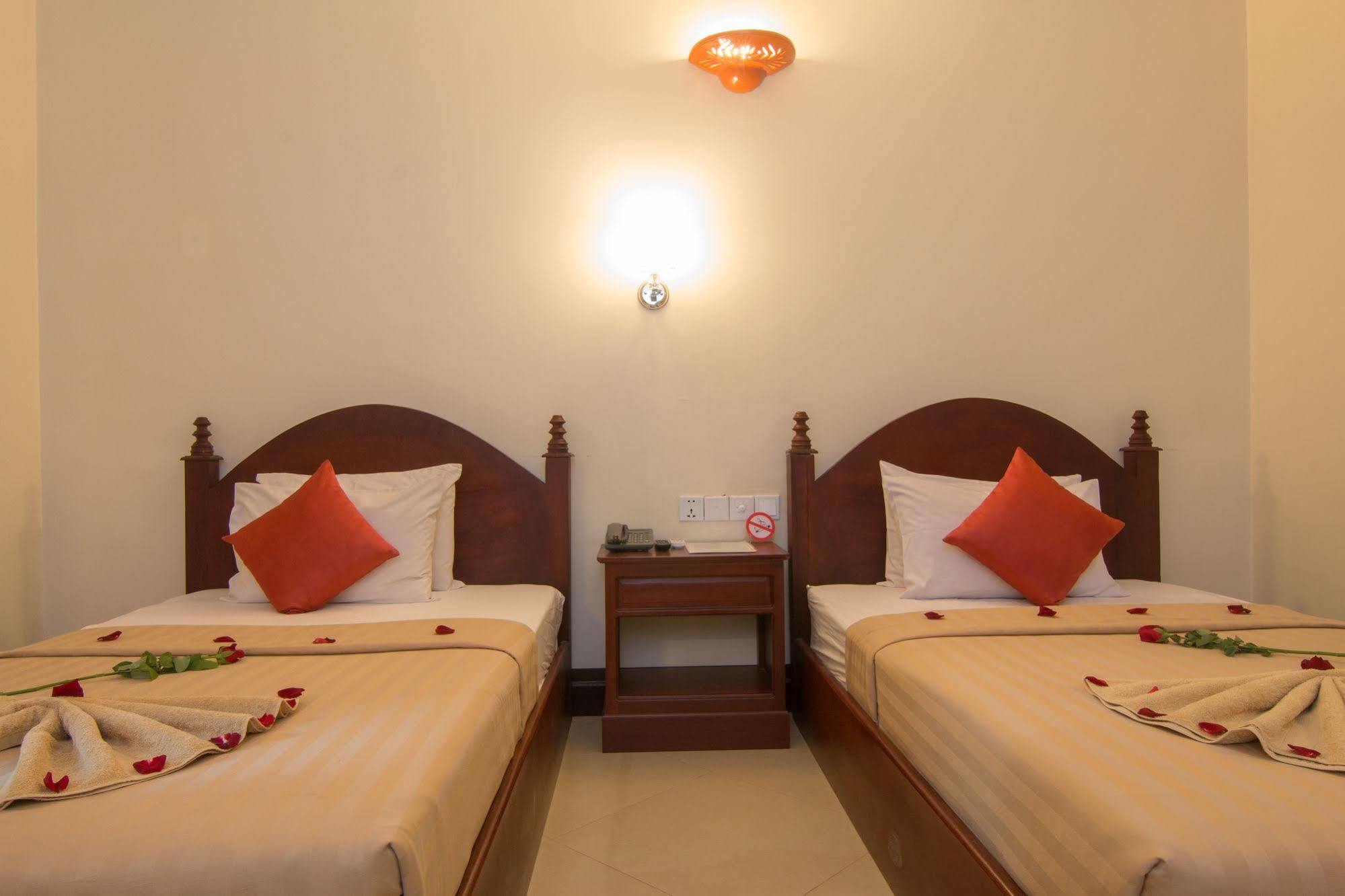 Sovan Mealea Hotel เสียมราฐ ภายนอก รูปภาพ